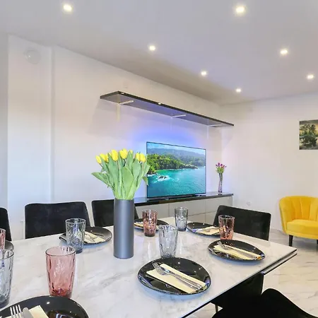 Amazing In With Wifi Apartman