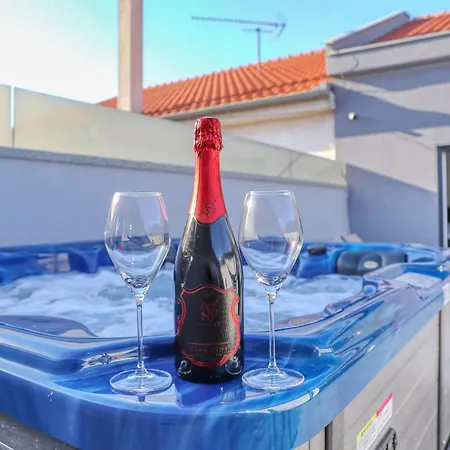Apartment Amazing In With Wifi Zadar